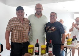 Arturo Díaz y Fernando Antúnez, junto a Guillermo Casquero