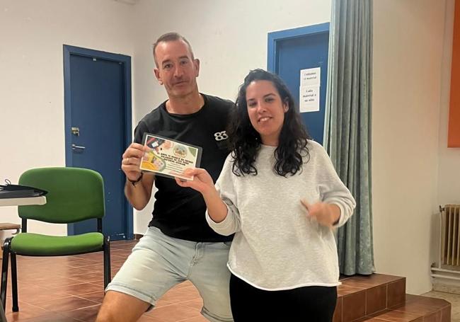 Tamara fue la afortunada en el sorteo del valo canjeable por material escolar
