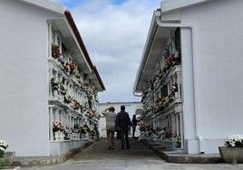 Visitas al cementerio municipal