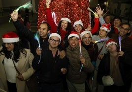 Los chicos de Adisval tras el encendido oficial de la Navidad