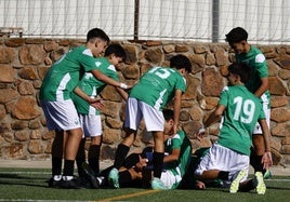 Los cadetes celebran un gol esta temporada