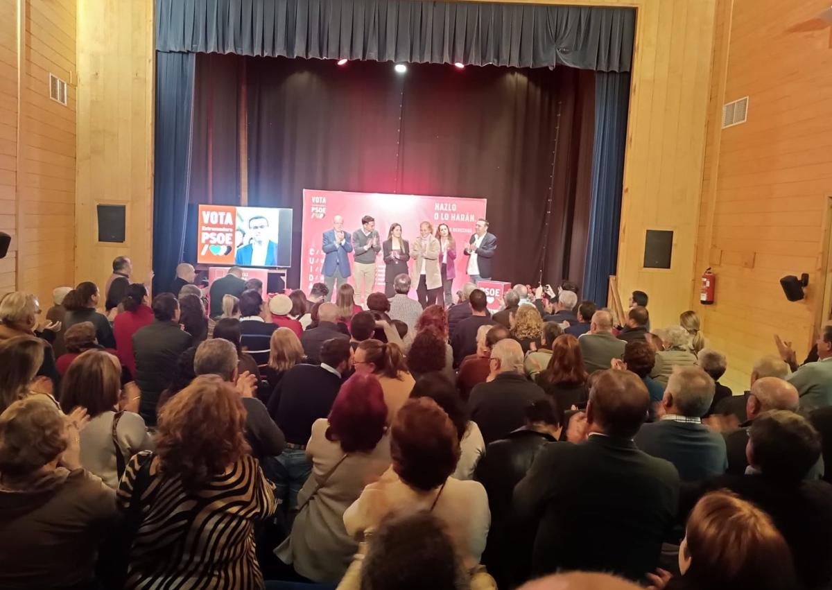 Imagen secundaria 1 - Imágenes del acto