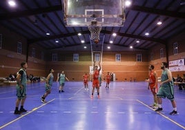 El Confran Basket Olivenza no tiene piedad del BadaBasket Club / EMD Valverde