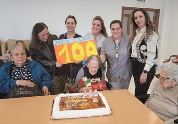 Celebrando el 100 cumpleaños de Consuelo