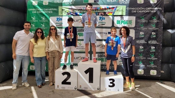 Los pequeños se divierten y compiten en el III Crossito