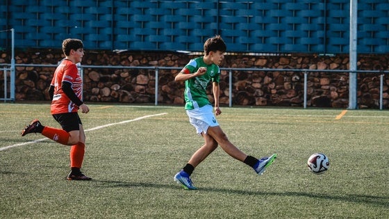 El infantil Daniel Borrego, a pesar de perderse 7 encuentros de liga por lesión, ha terminado pichichi de su grupo con 49 goles en 15 partidos