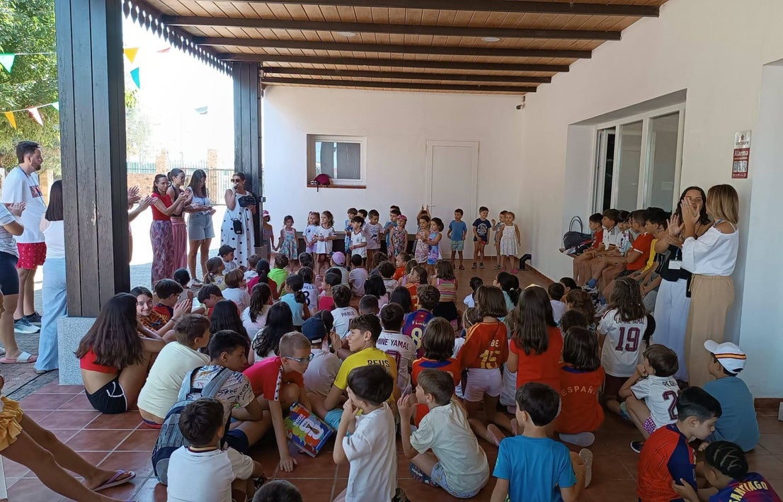 Fiestas en el Campamento de Verano 'La Tribu'