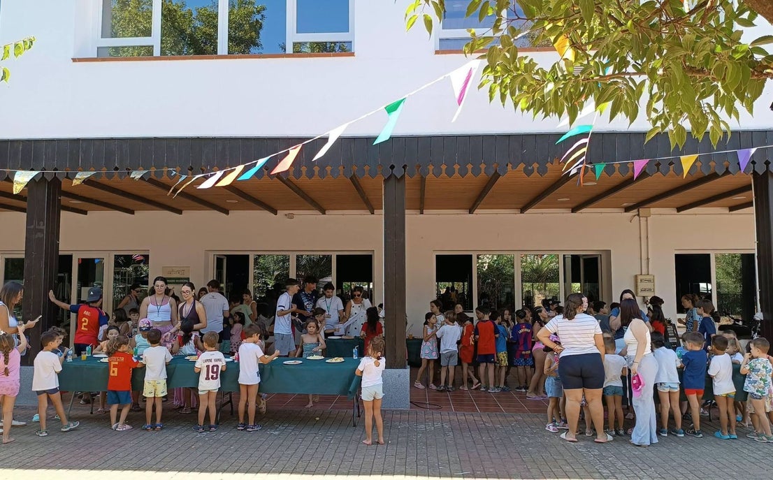 Fiestas en el Campamento de Verano 'La Tribu'