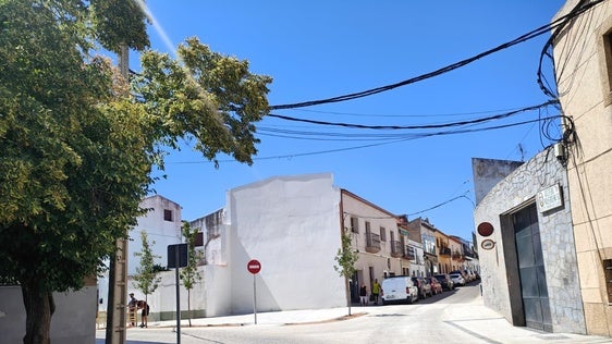 La calle Riscos reabre al tráfico tras culminar las obras del cruce con la calle Bonal