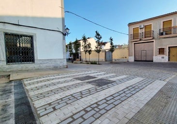 Cruce de las calles Juan Carlos I y Bonal