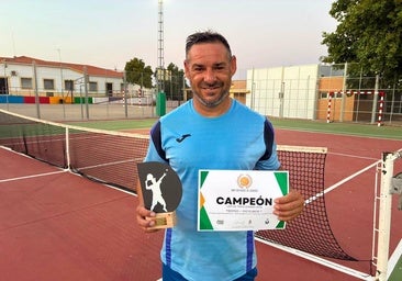 Sebas Soriano, campeón de la liga de tenis de verano