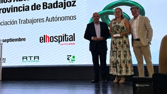 Esther y José Miguel reciben el premio