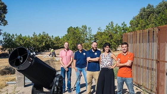 Álvaro Jiménez, Ana Espero, Vicente J. Naranjo, María Luisa Navarro y Alejandro Peña, director del Área de Sostenibilidad Ambiental de la Diputación.
