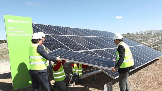 Montaje de una planta fotovoltaica en Extremadura