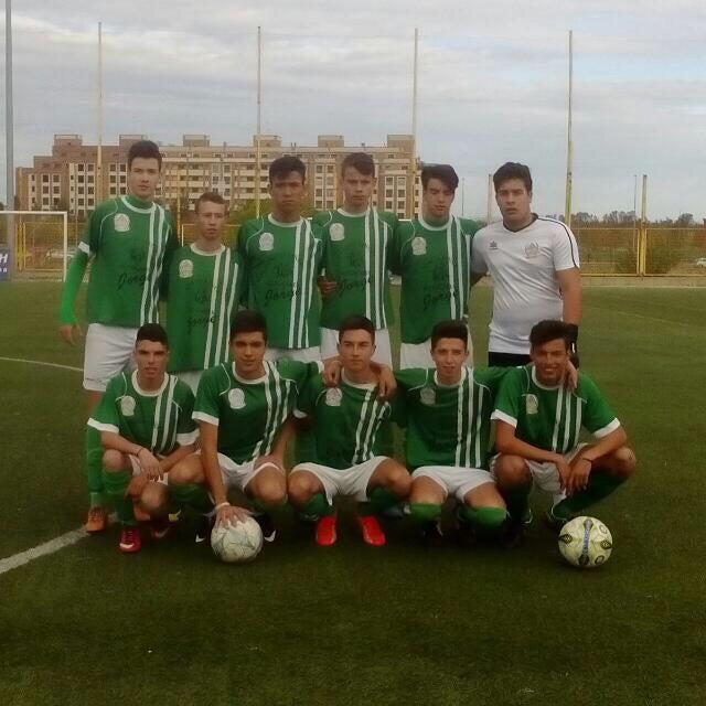 Equipo titular de los juveniles en Badajoz