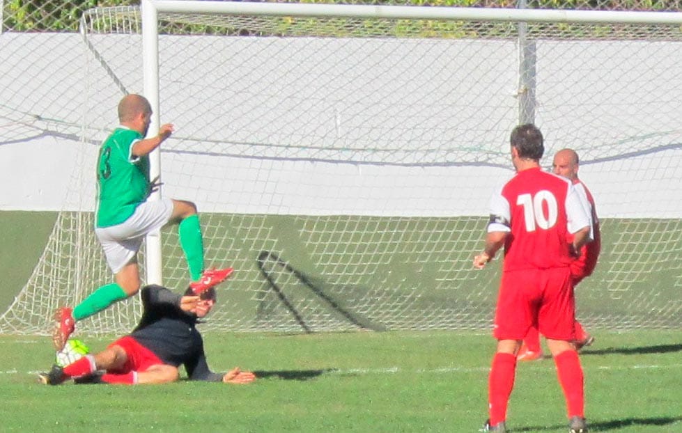 Antonio Campo tuvo que retirarse lesionado