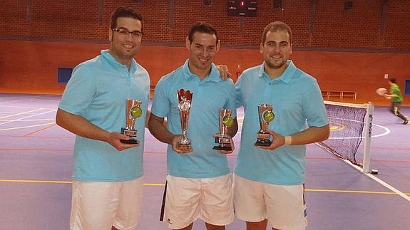 Francis, Sebas y Juan Fernando, vencedores en la I Copa Davis