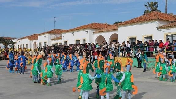 Baile de los má pequeños durante el Carnaval 2016