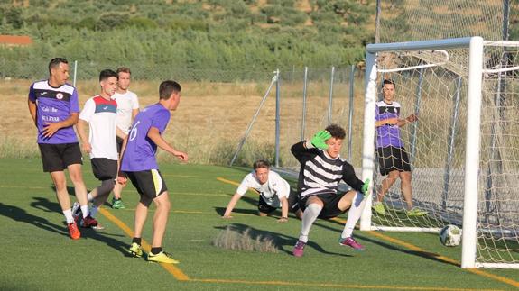 Uno de los goles de La Perra a los Latin Lovers