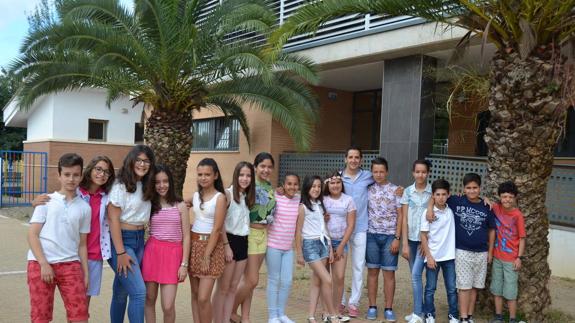 Jesús con su grupo de 6º B