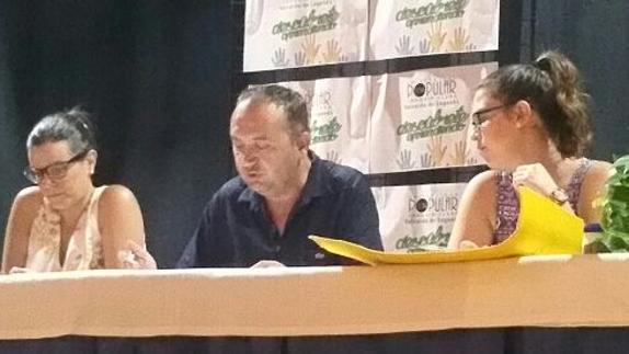 Luisa Gaitán, Francis Conde y Diana Martínez, en la presentación de los cursos