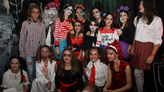 Los pequeños en el photocall de Halloween