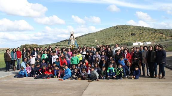Convivencia Infantil junto a la Virgen de la Encarnación