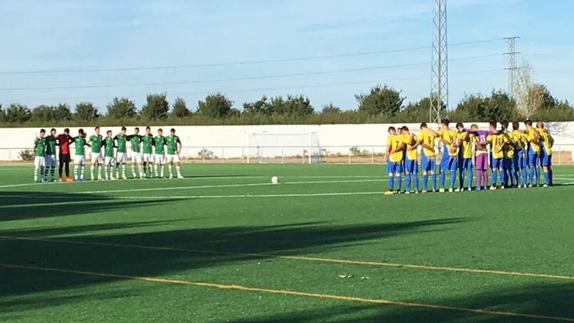 Minuto de silencio en recuerdo a 'El Alemán' y familiar de un jugador local