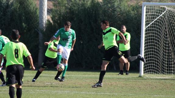 Pegote controla antes de marcar el definitivo empate a uno