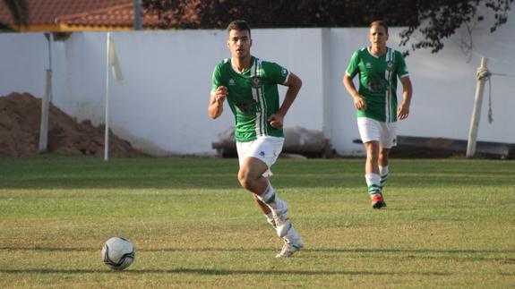 Luis, autor del gol del empate en Montijo