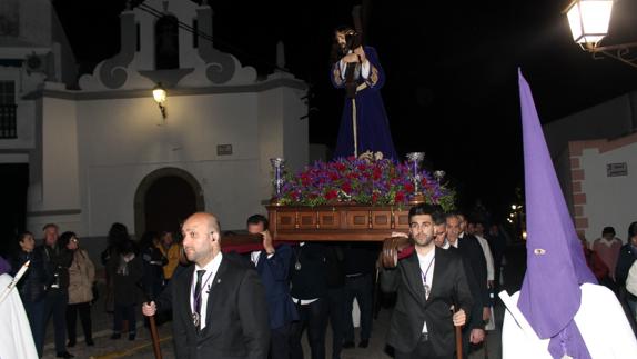 La procesión a su paso por la Emita de San Antonio