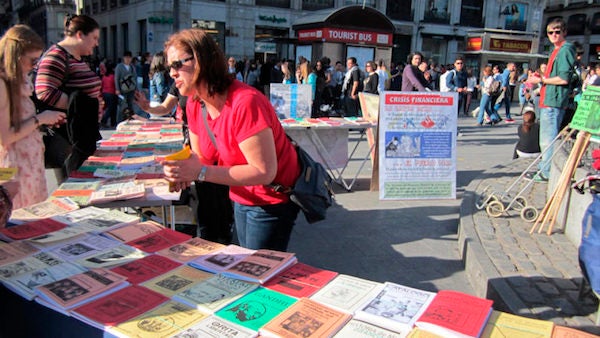 Una de las actividades del Movimiento Cultural Cristiano en la Plaza del Corazón de María. 