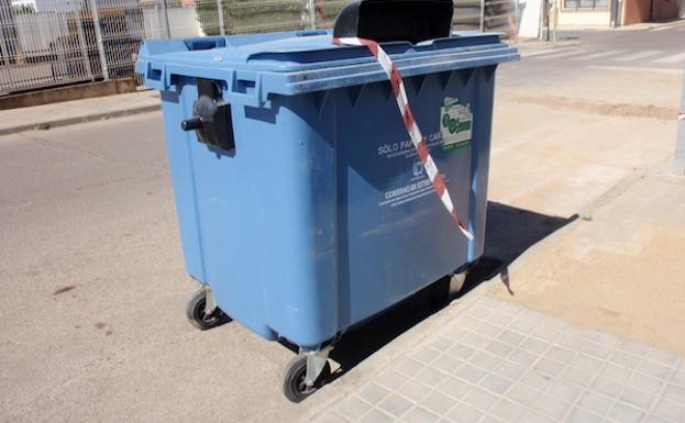 La Guardia Civil precinta seis contenedores con abundante material documental del Ayuntamiento