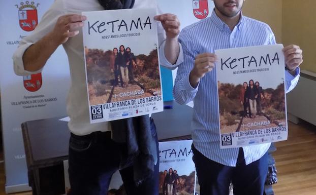 Acto de presentación del concierto de Ketama en el Ayuntamiento de Villafranca. 
