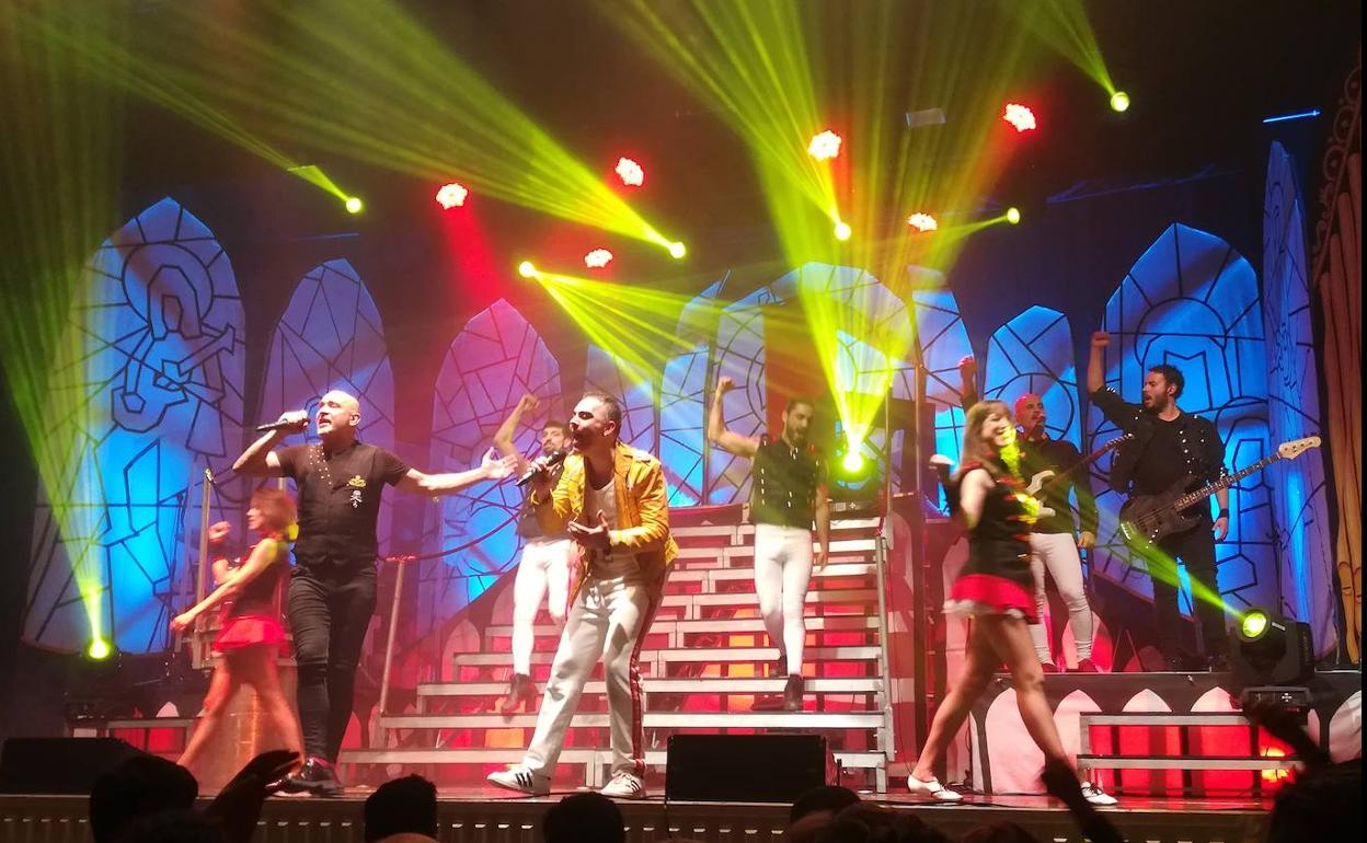 La mítica banda londinense se reencarnó en Villafranca a través de 'We love Queen Tributo'