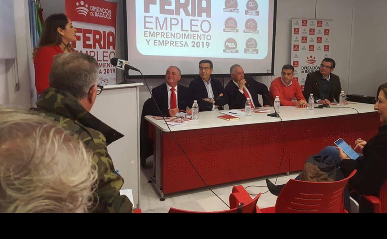 Más de 300 desempleados participaron en la feria de Empleo, Emprendimiento y Empresa de Villafranca