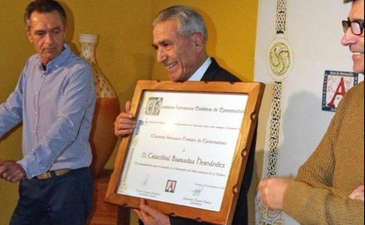 Cristóbal Barradas recibe el Título de Maestro Artesano Emérito de Extremadura