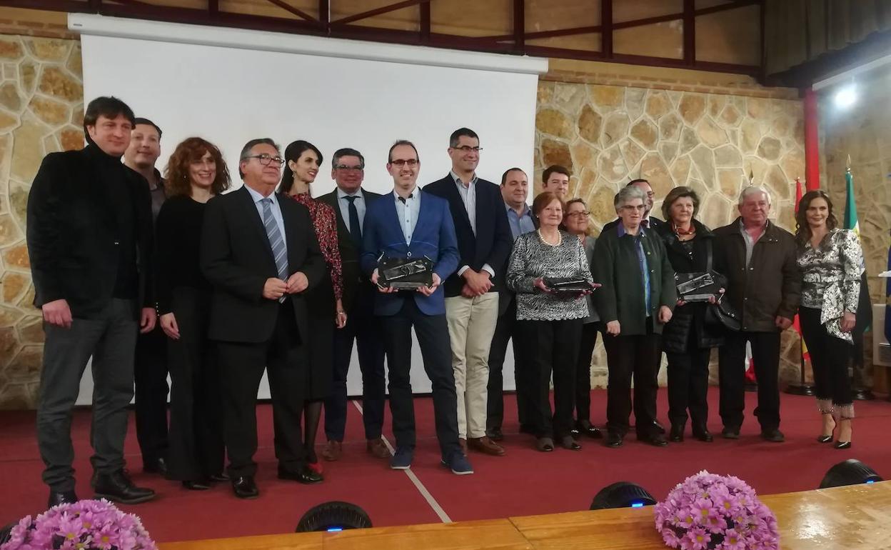 Marta García, AMADROVI y José María Fernández de Vega homenajeados por la Gaceta Independiente