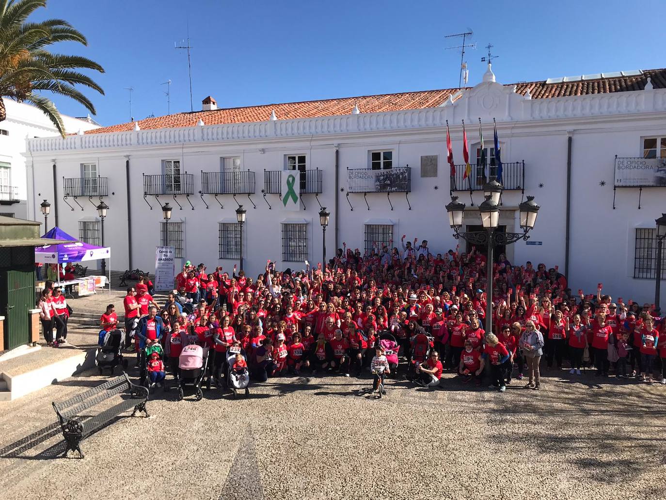 Foto de familia de la ruta antes de partir a la Plaza de Toros 
