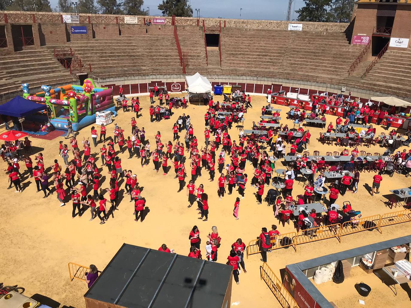 Foto de familia de la ruta antes de partir a la Plaza de Toros 