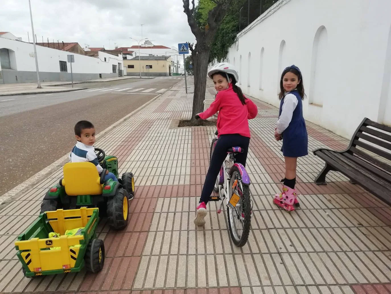 Fotos: Los niños de Villafranca vuelven a las calles