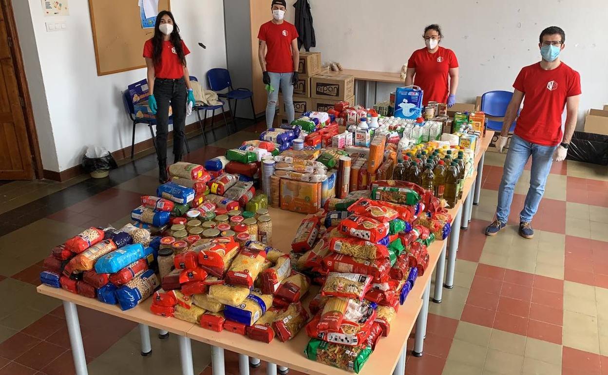 La campaña «1 kilo por Covid-19» consigue dos toneladas de alimentos para familias afectadas por la crisis