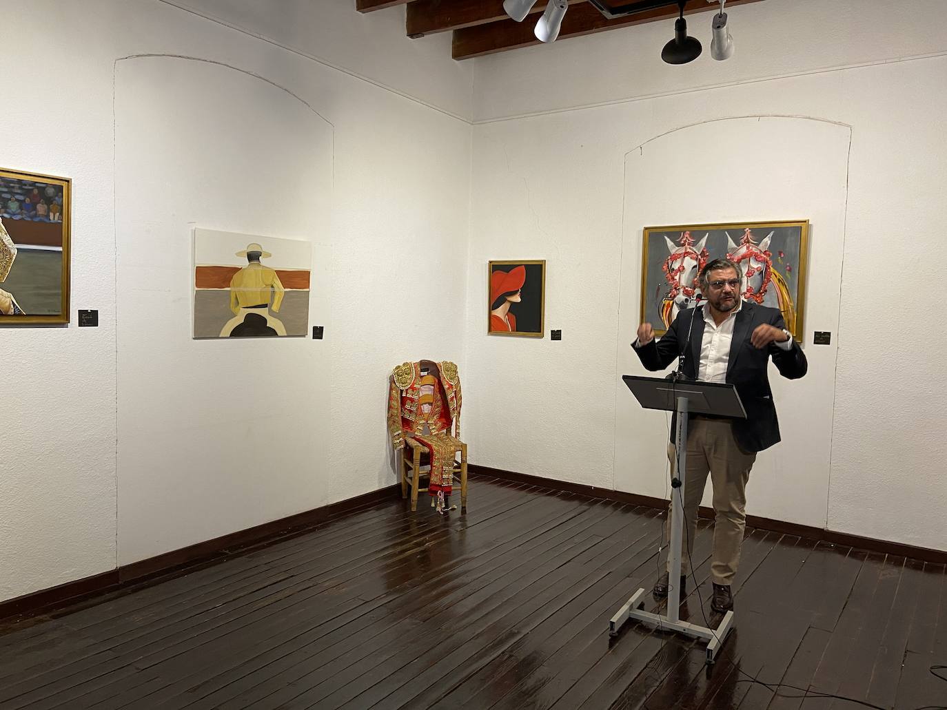 Fotos: Exposición taurina &quot;Tarde de Gloria&quot; de Toña Chachón