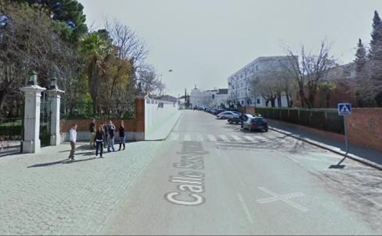 A la izquierda, el Colegio San José, a la derecha el CEIP José Rodríguez Cruz 