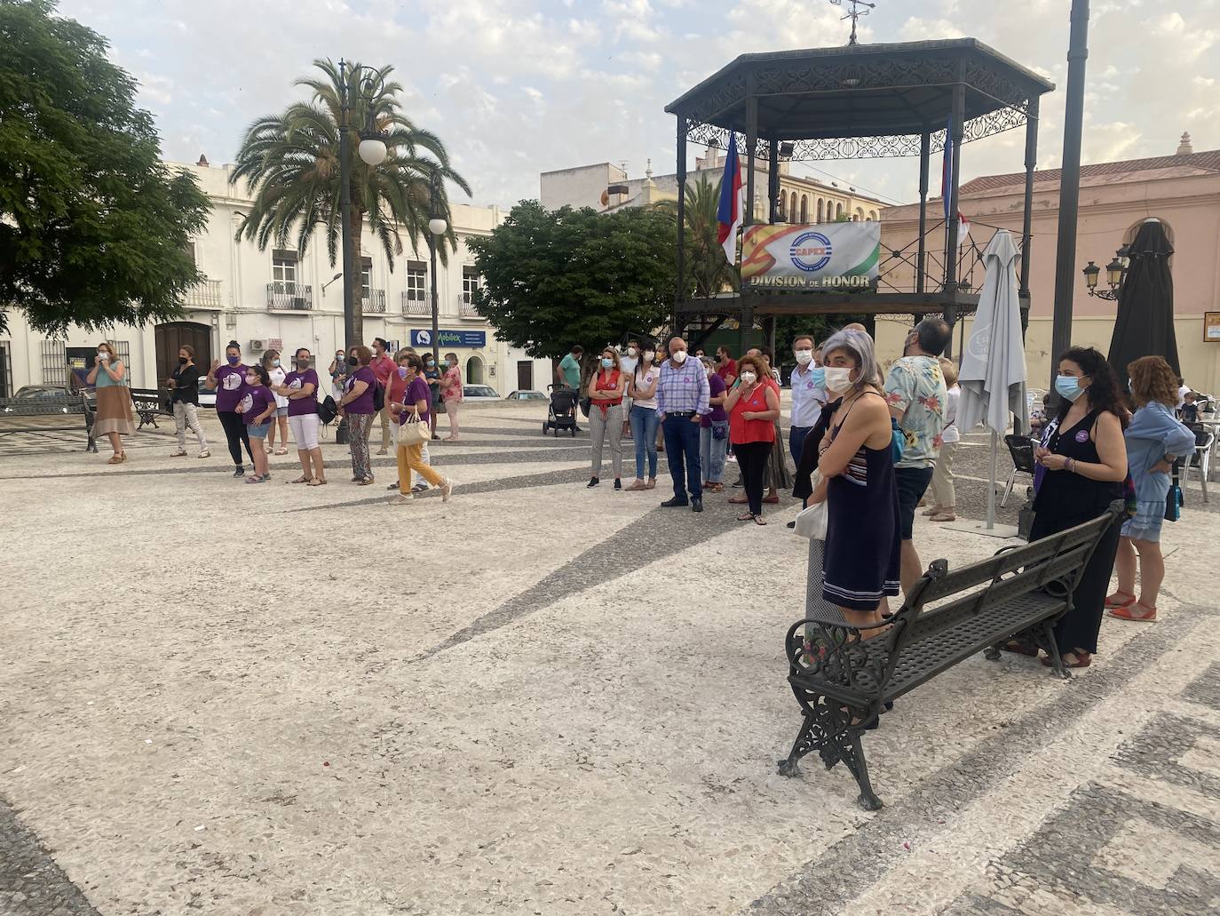 Fotos: Concentración por los asesinatos machista de las niñas de Tenerife