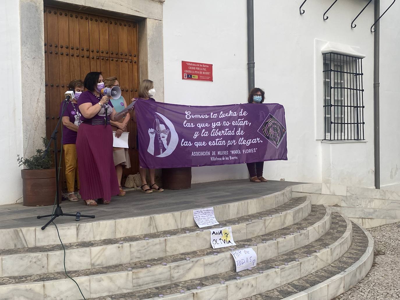 Fotos: Concentración por los asesinatos machista de las niñas de Tenerife