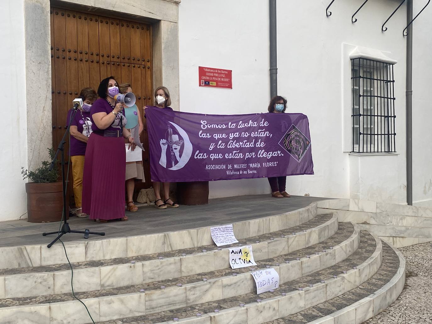 Fotos: Concentración por los asesinatos machista de las niñas de Tenerife