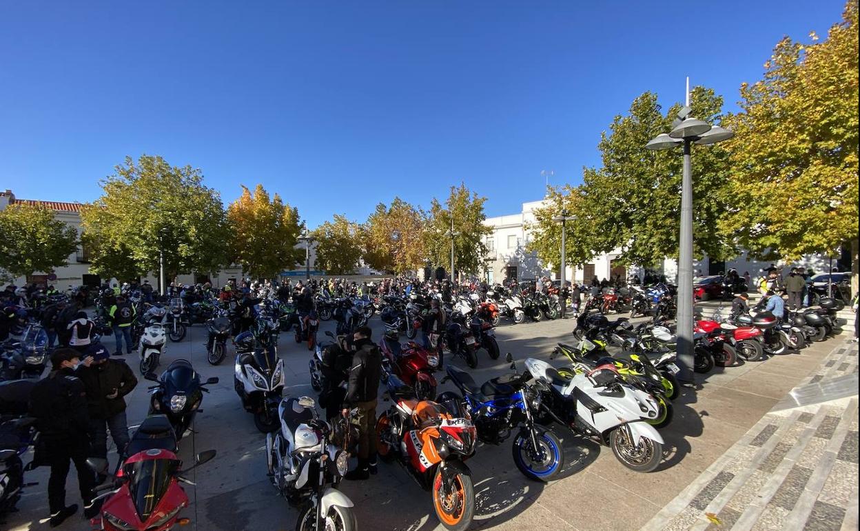 La Plaza del Corazón de María repleta de motos en la Ruta Motera Benéfica « Todos con NOA» 