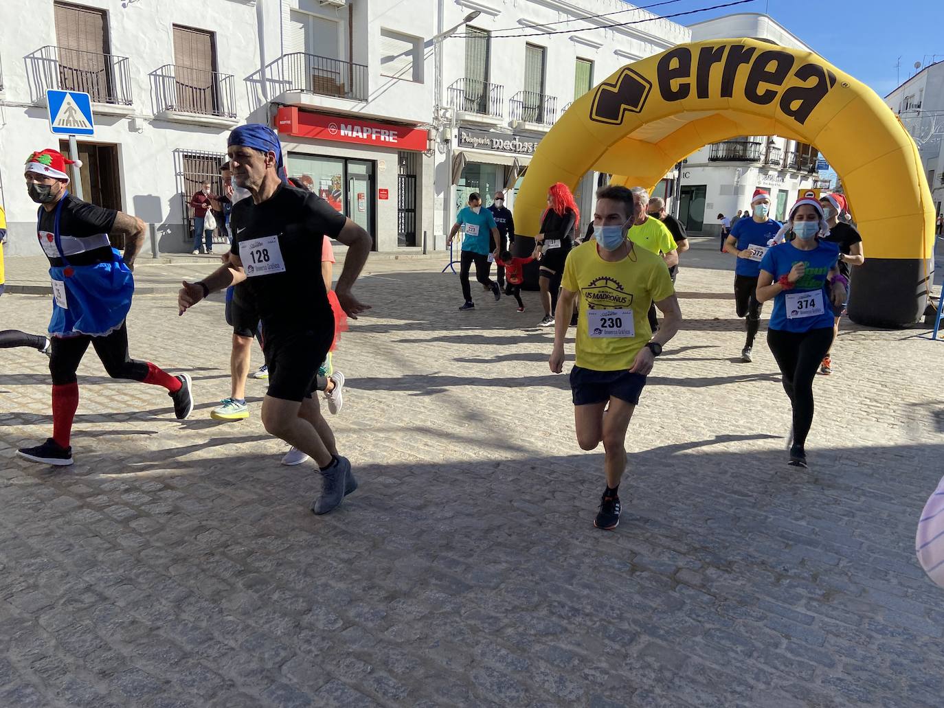Fotos: Ambiente festivo en el regreso de la San Silvestre
