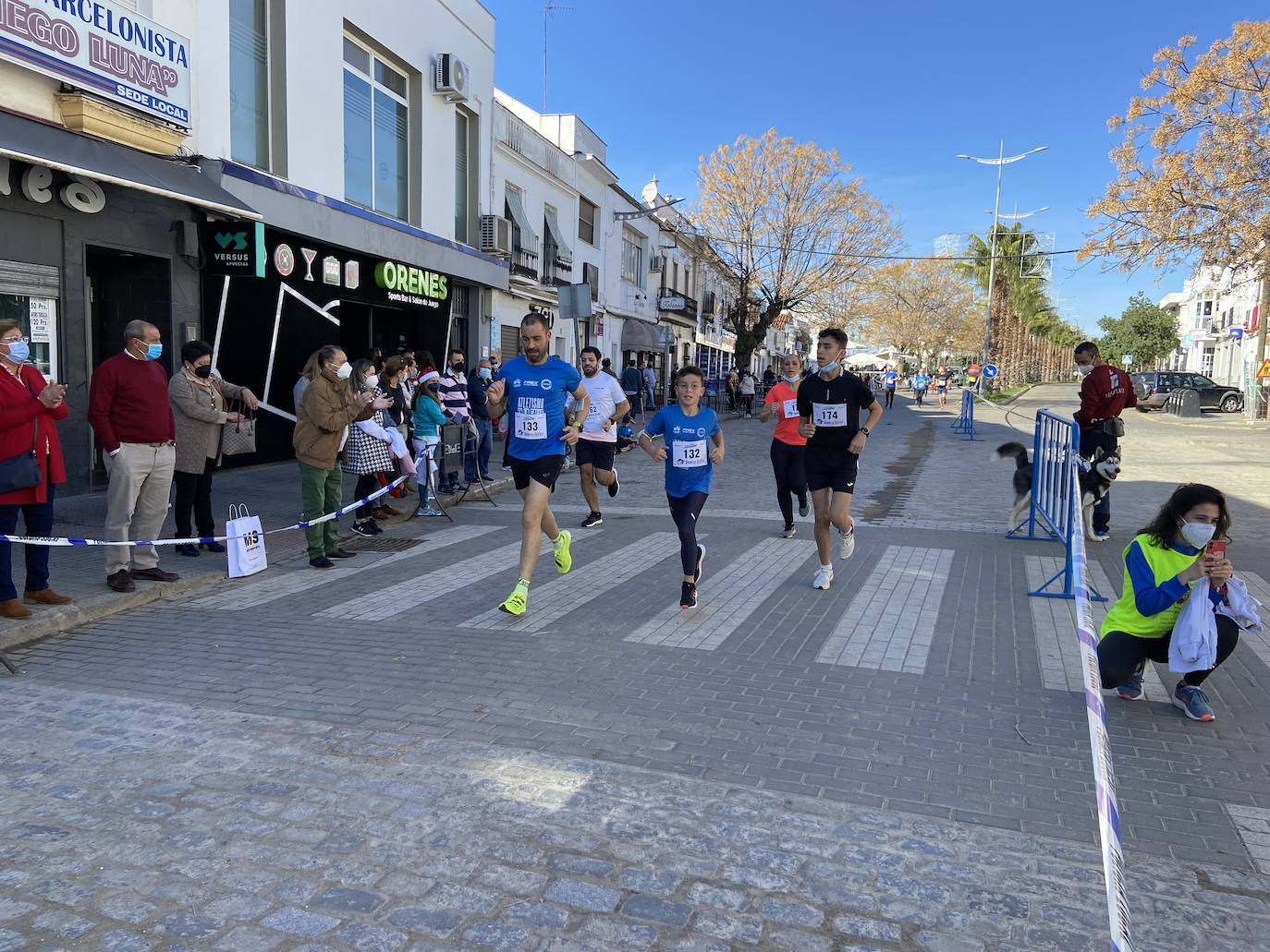 Fotos: Ambiente festivo en el regreso de la San Silvestre